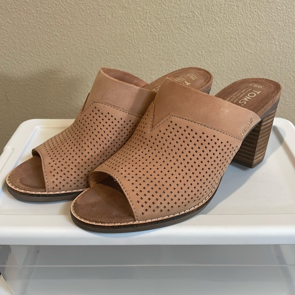 Size 6.5 Toms Suede Open Toe Heel